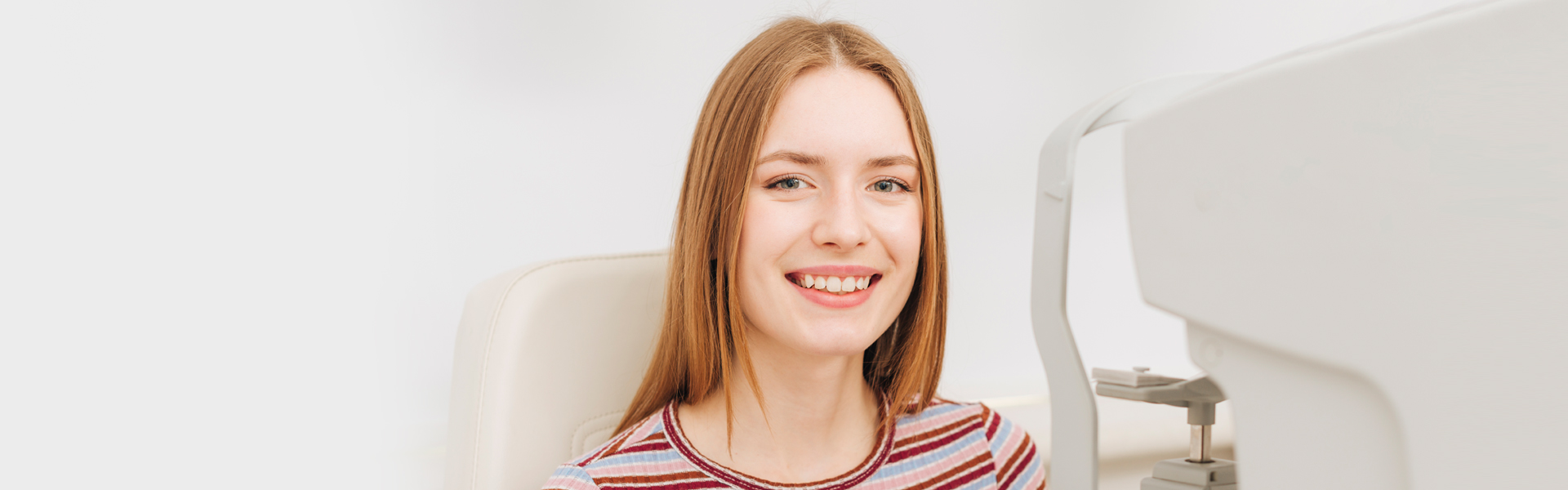 Choosing Between At-Home and Professional Teeth Whitening